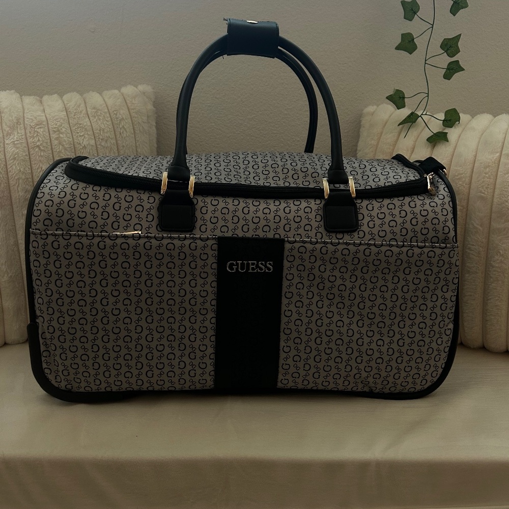 GUESS Fredericksburg Collection – Travel Duffel